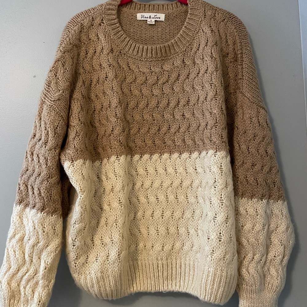 Vine & Love beige and cream knit sweater